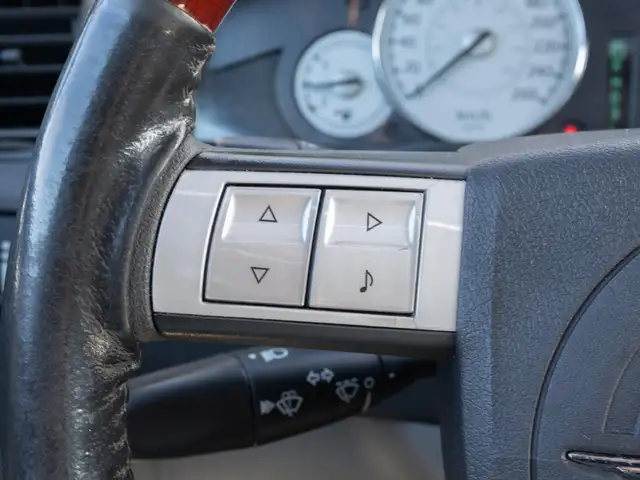 Chrysler 300c view 20