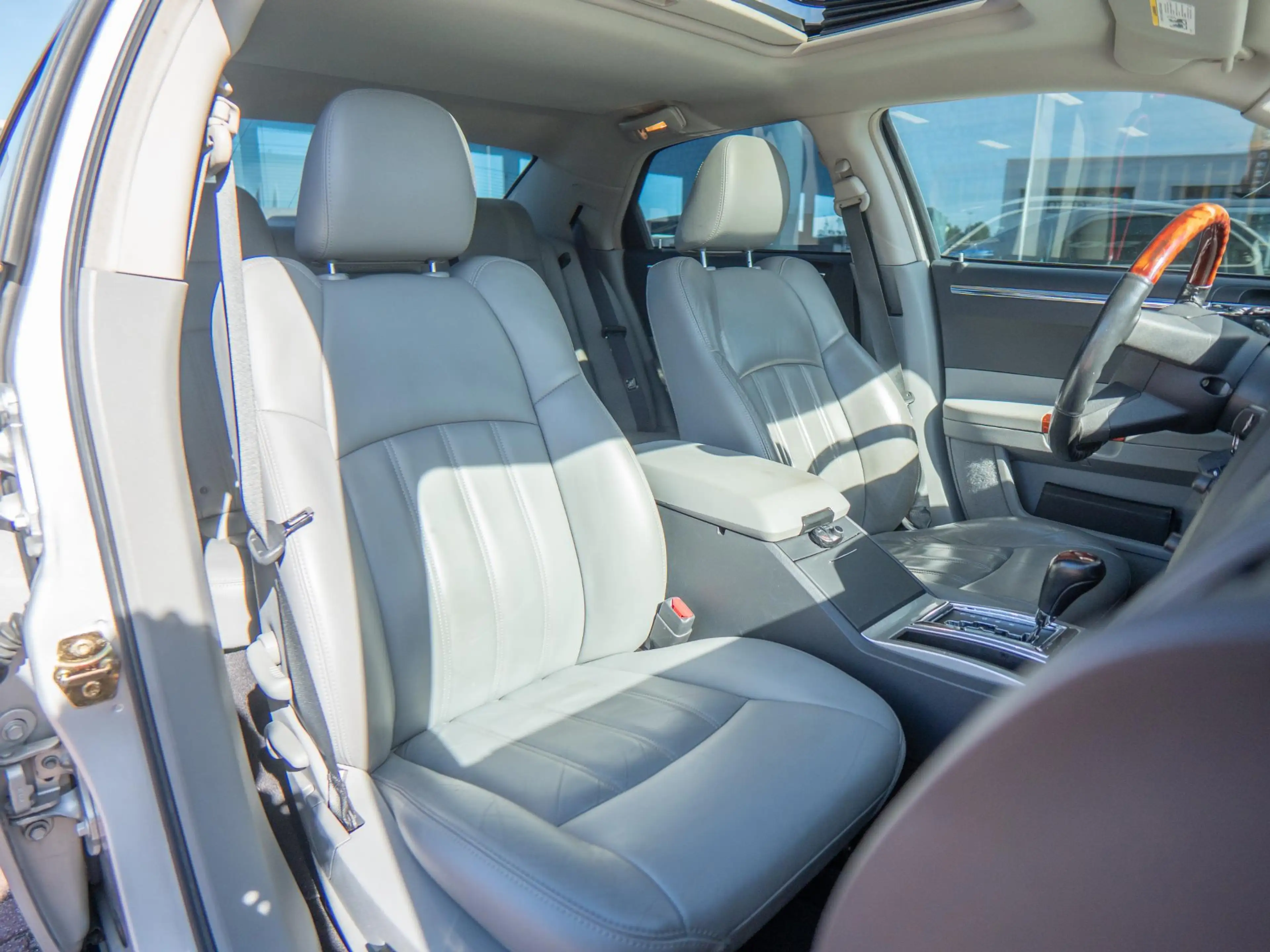 Chrysler 300C 3.5 V6 | Schuif/kantel dak | Stoelverwarming — photo 34