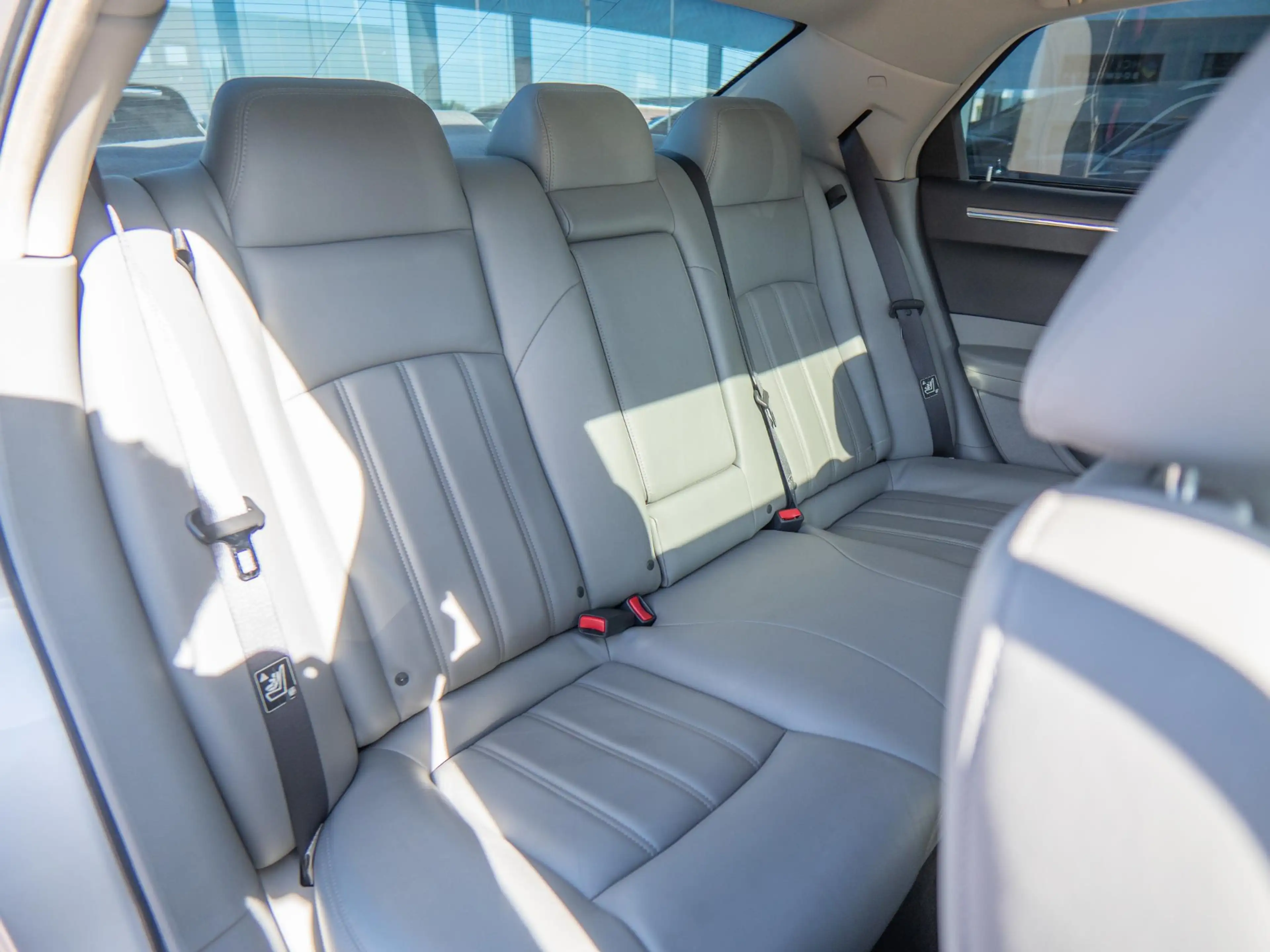 Chrysler 300C 3.5 V6 | Schuif/kantel dak | Stoelverwarming — photo 36