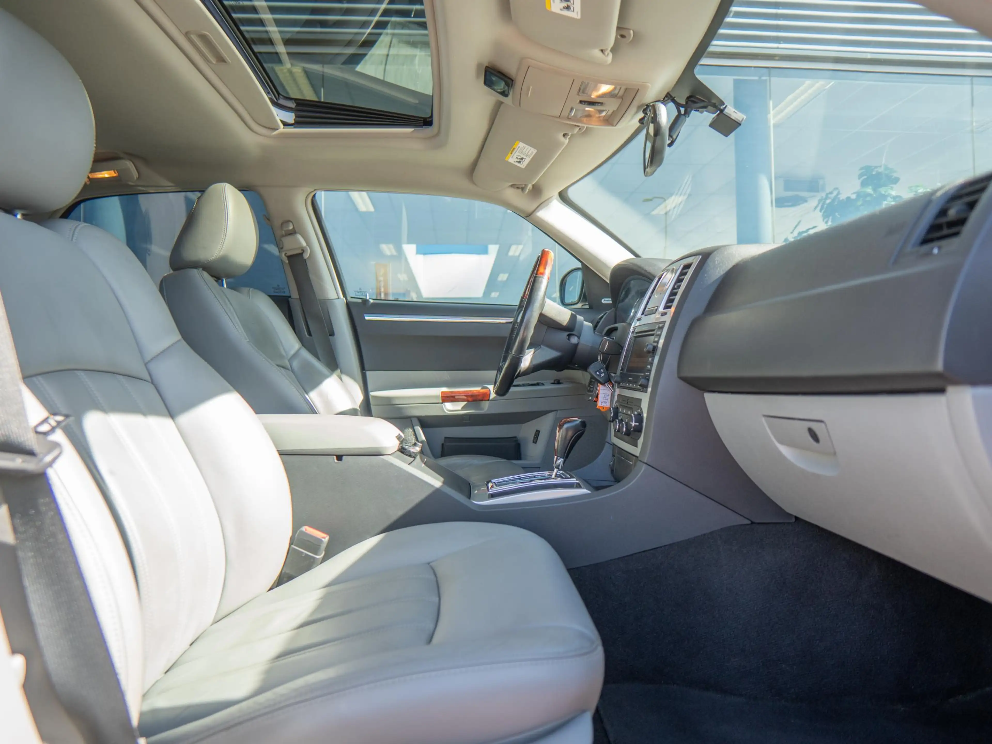 Chrysler 300C 3.5 V6 | Schuif/kantel dak | Stoelverwarming — photo 33