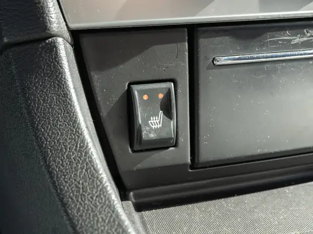 Chrysler 300c view 29
