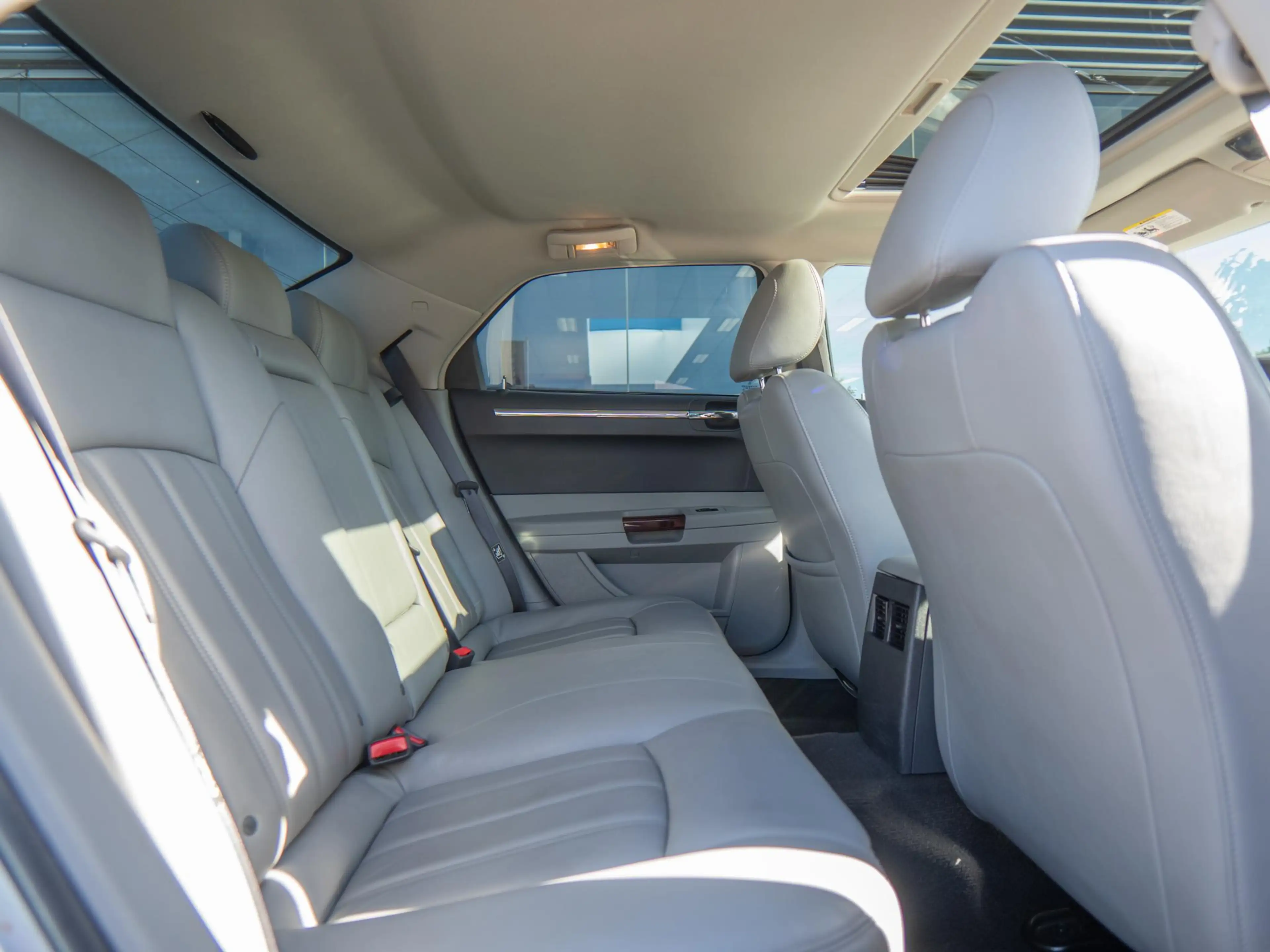 Chrysler 300C 3.5 V6 | Schuif/kantel dak | Stoelverwarming — photo 35