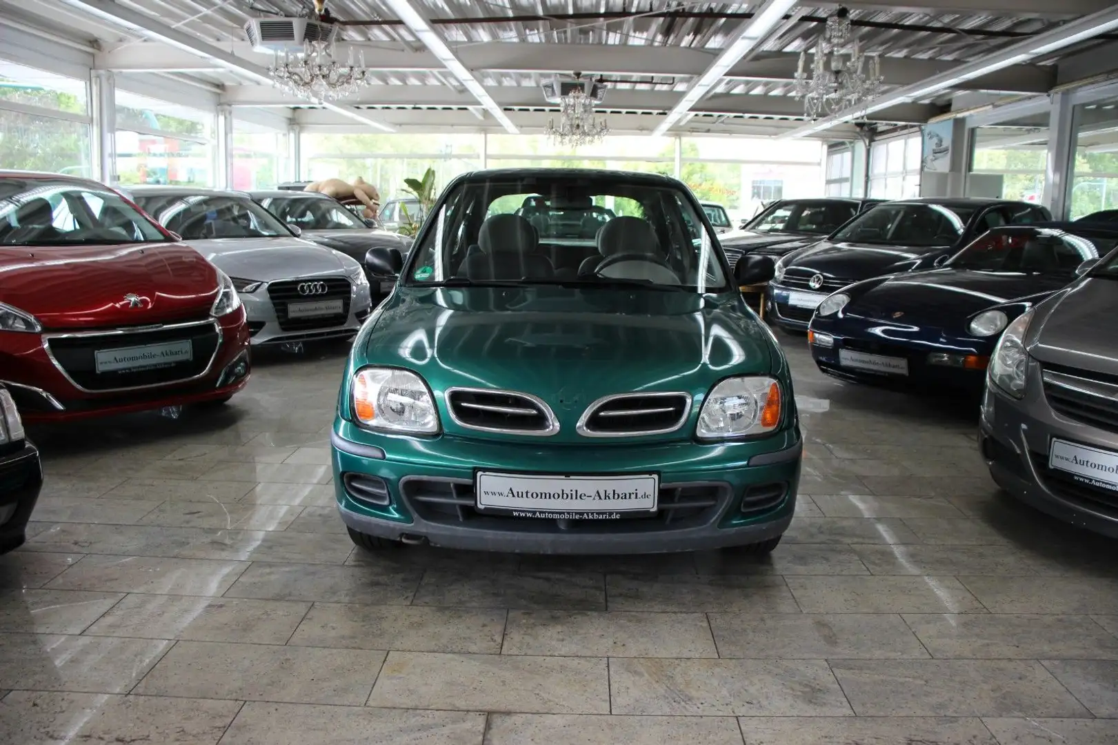 Nissan Micra 1.0 Vert - 1