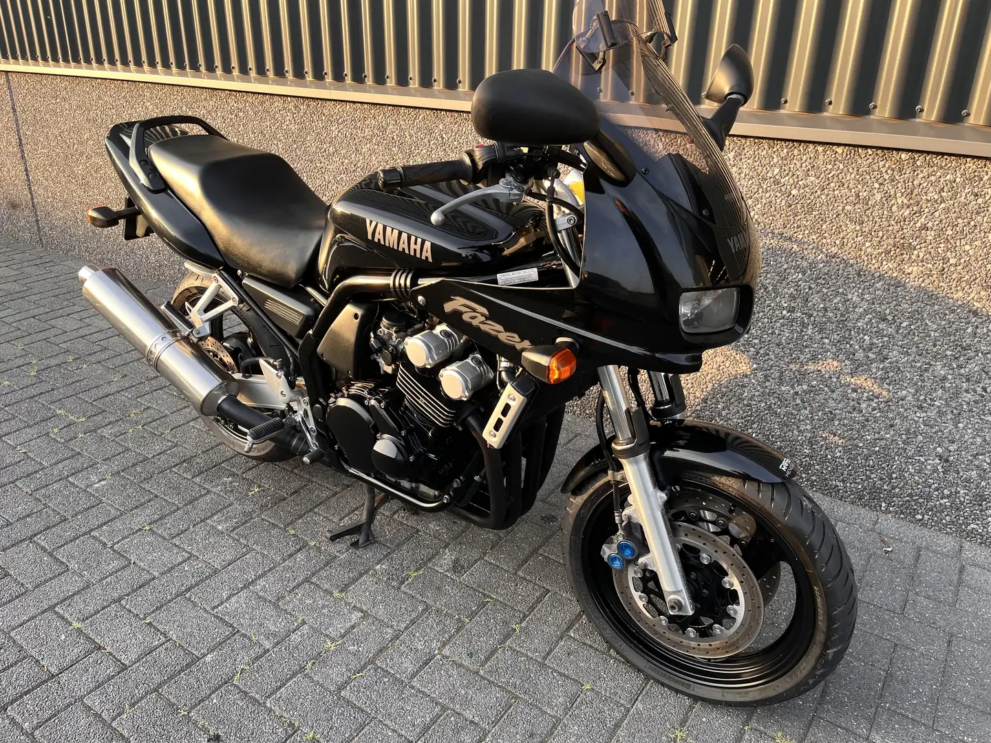 Yamaha FZS 600 - 1