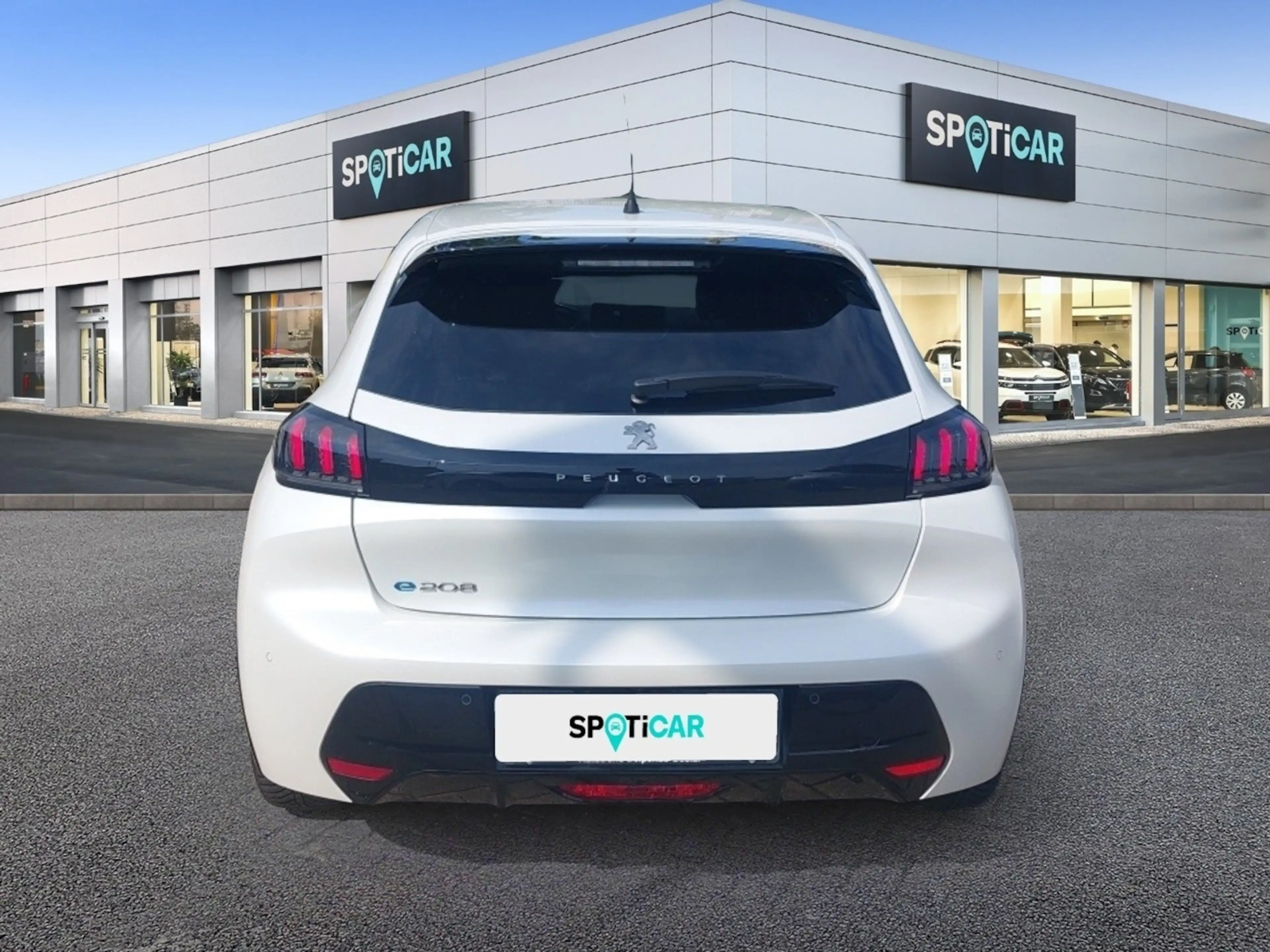 Peugeot e-208 Allure Pack 136 — photo 5