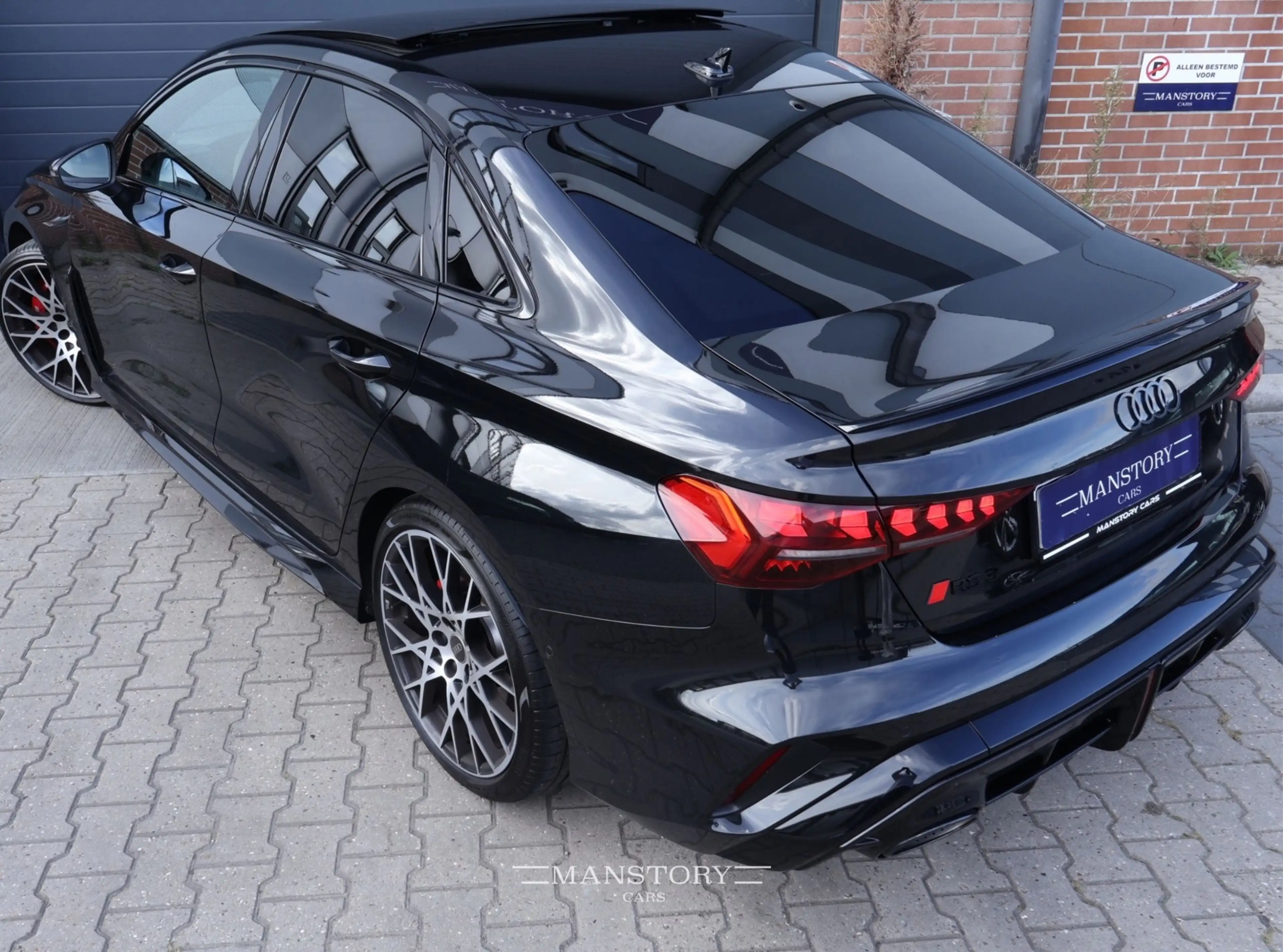 Audi RS3 2.5 TFSI quattro Limousine — photo 12