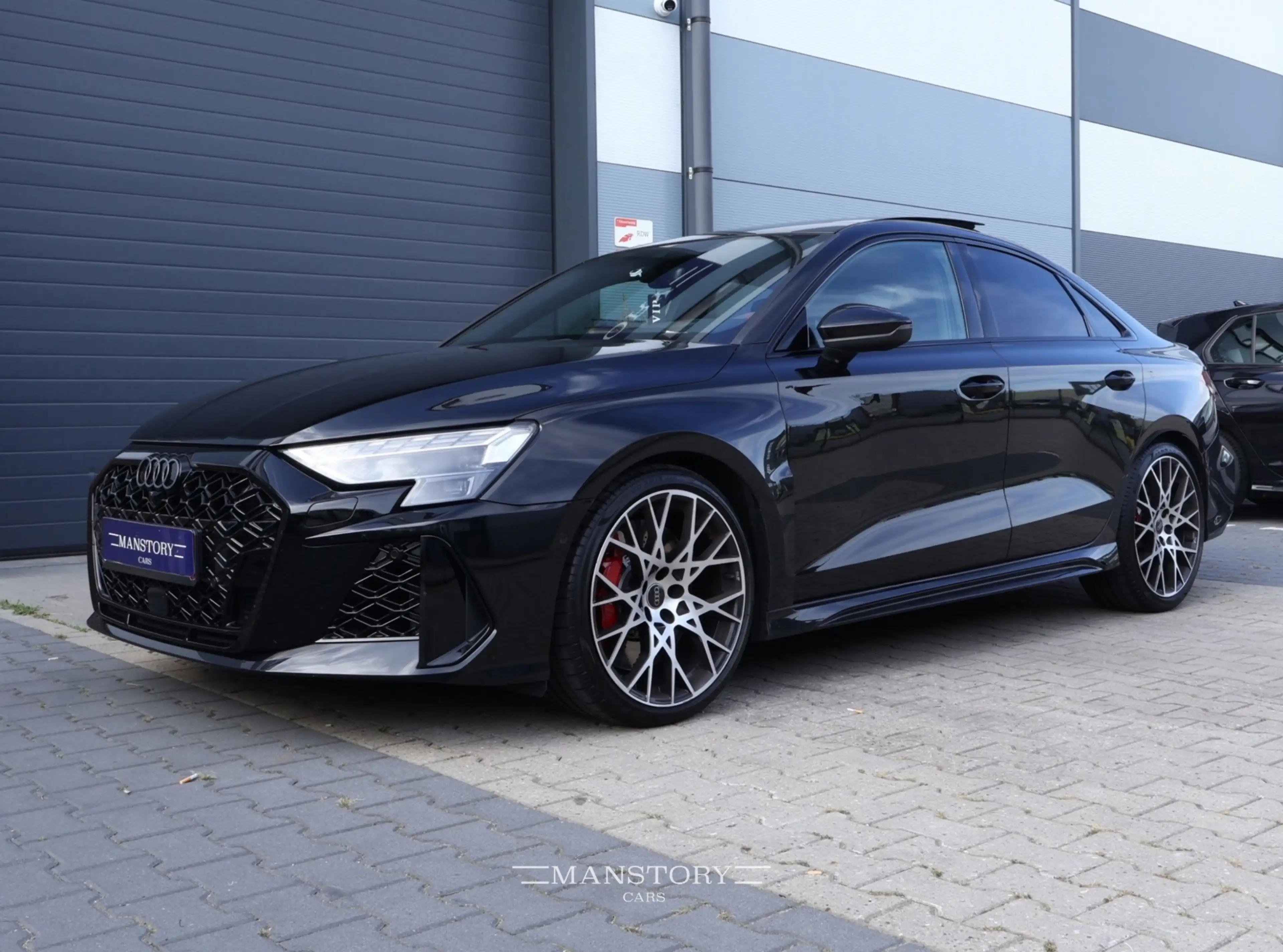Audi RS3 2.5 TFSI quattro Limousine — photo 5