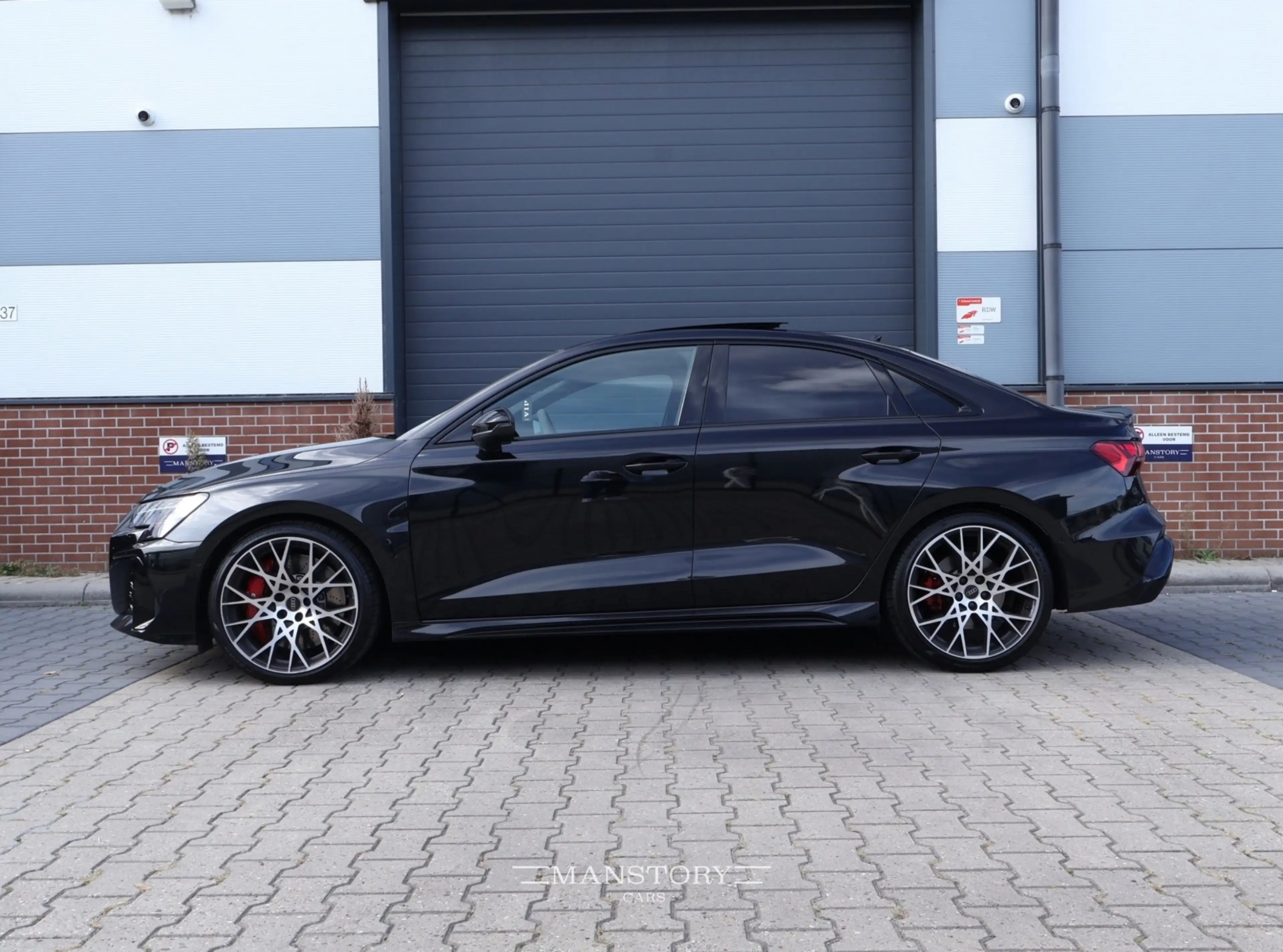 Audi RS3 2.5 TFSI quattro Limousine — photo 13