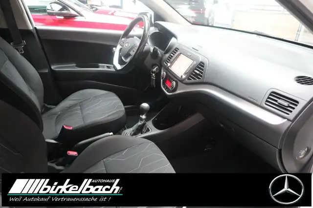 Kia Picanto view 9