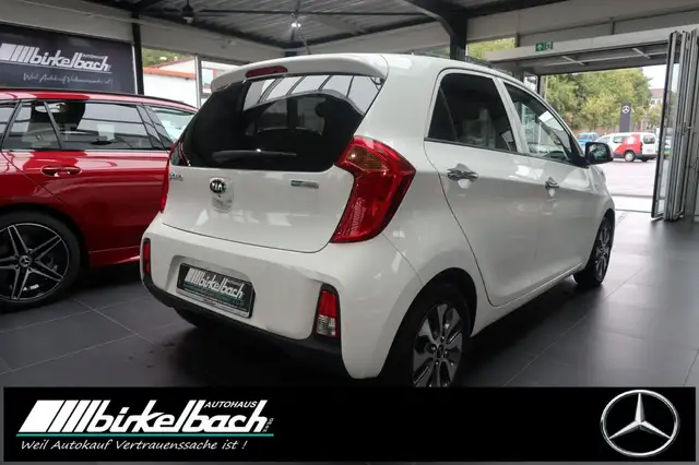 Kia Picanto view 4