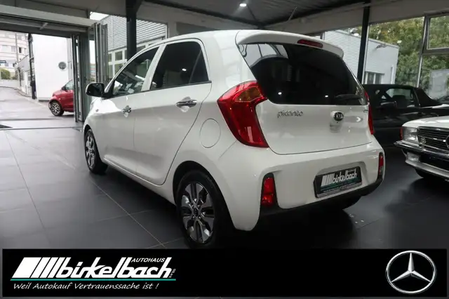 Kia Picanto view 2