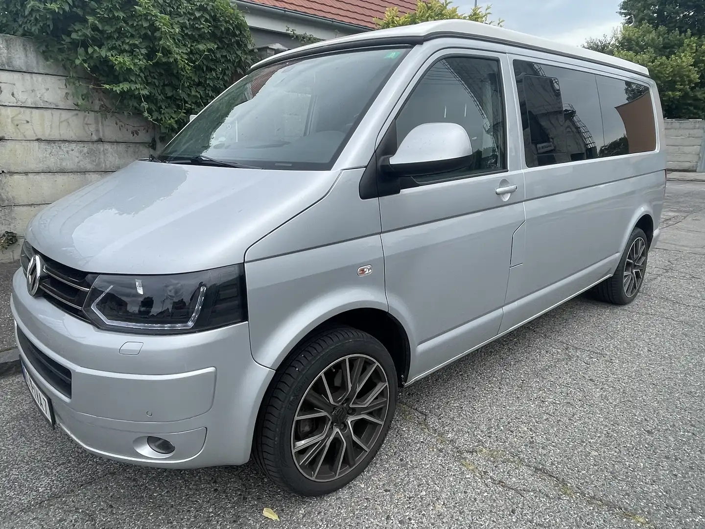 Volkswagen T5 Multivan Multivan Highline 2,0 BiTDI D-PF DSG Highline Silber - 1