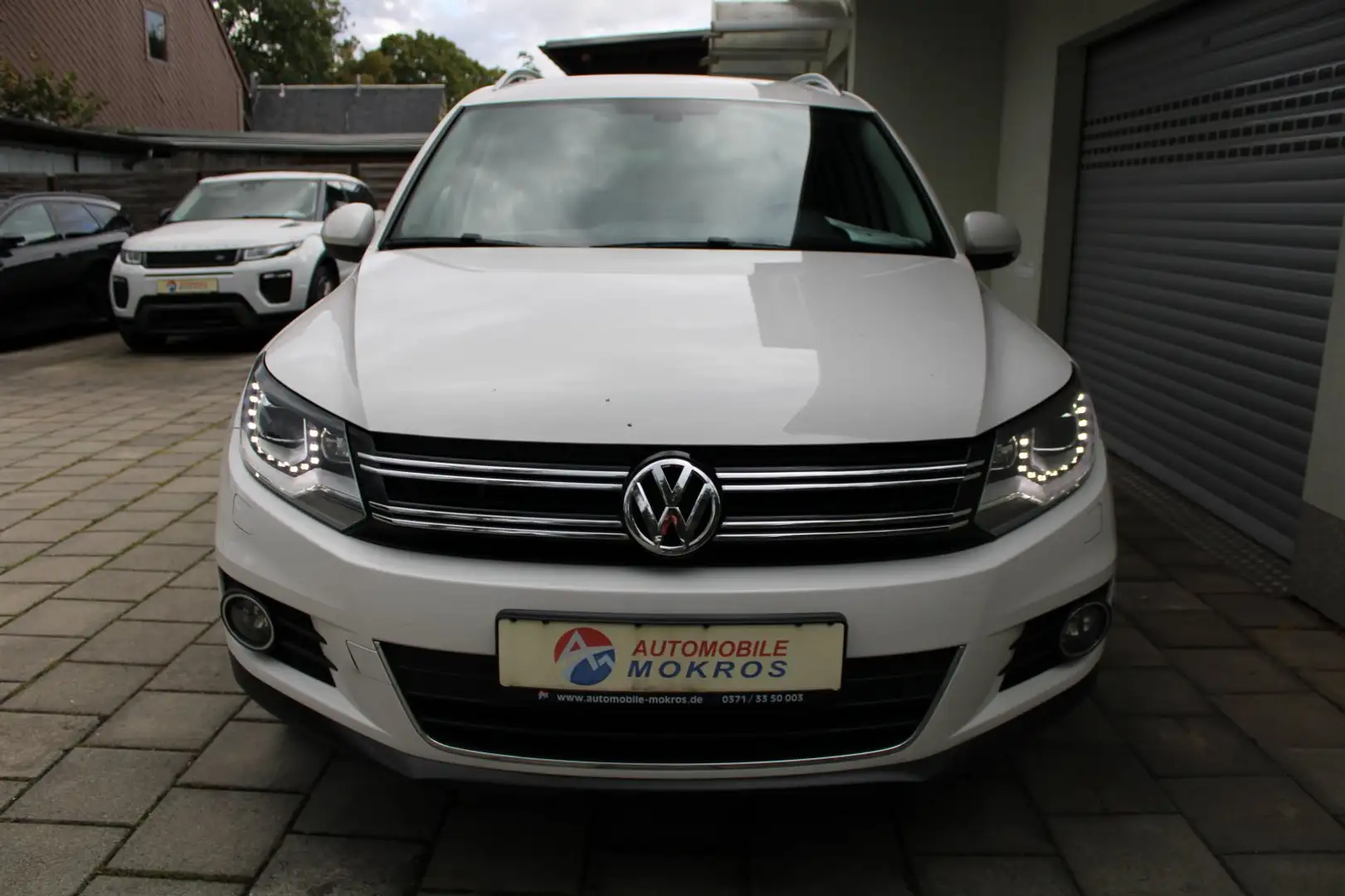 Volkswagen Tiguan Tiguan 2.0 TDI Sport & Style BiXenon Alcantara Nav Weiß - 2