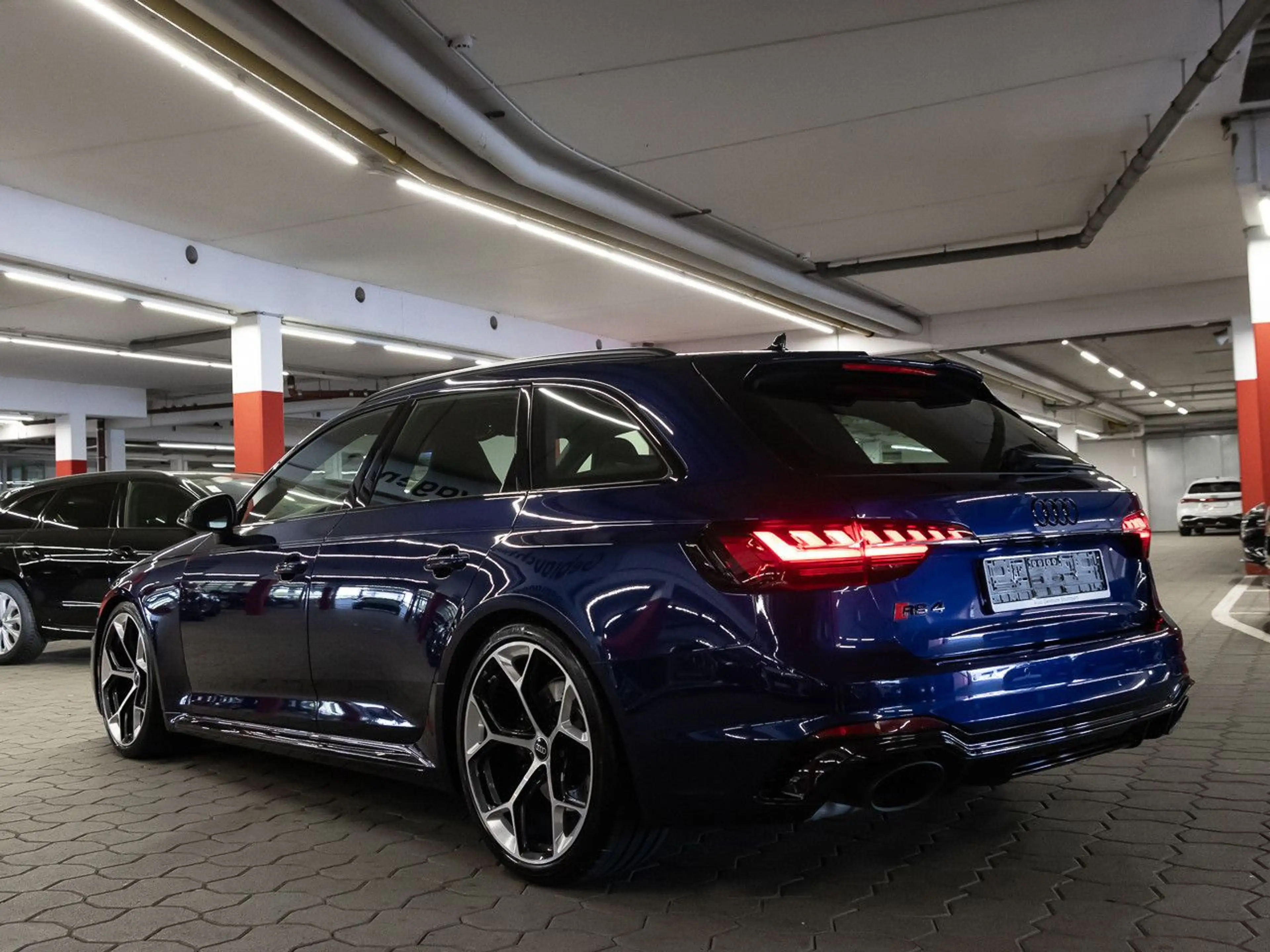 Audi RS4 RS4 Avant TFSI quattro competiition B&O AHK 20'' — photo 4