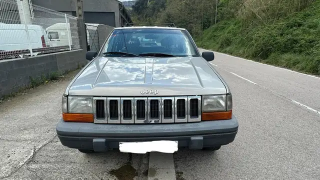 Jeep Grand Cherokee 4.0 Laredo Aut.
