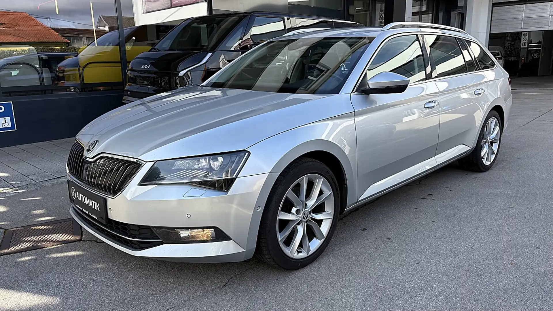 Skoda Superb Kombi 1,4 TSI ACT Style DSG Silber - 1