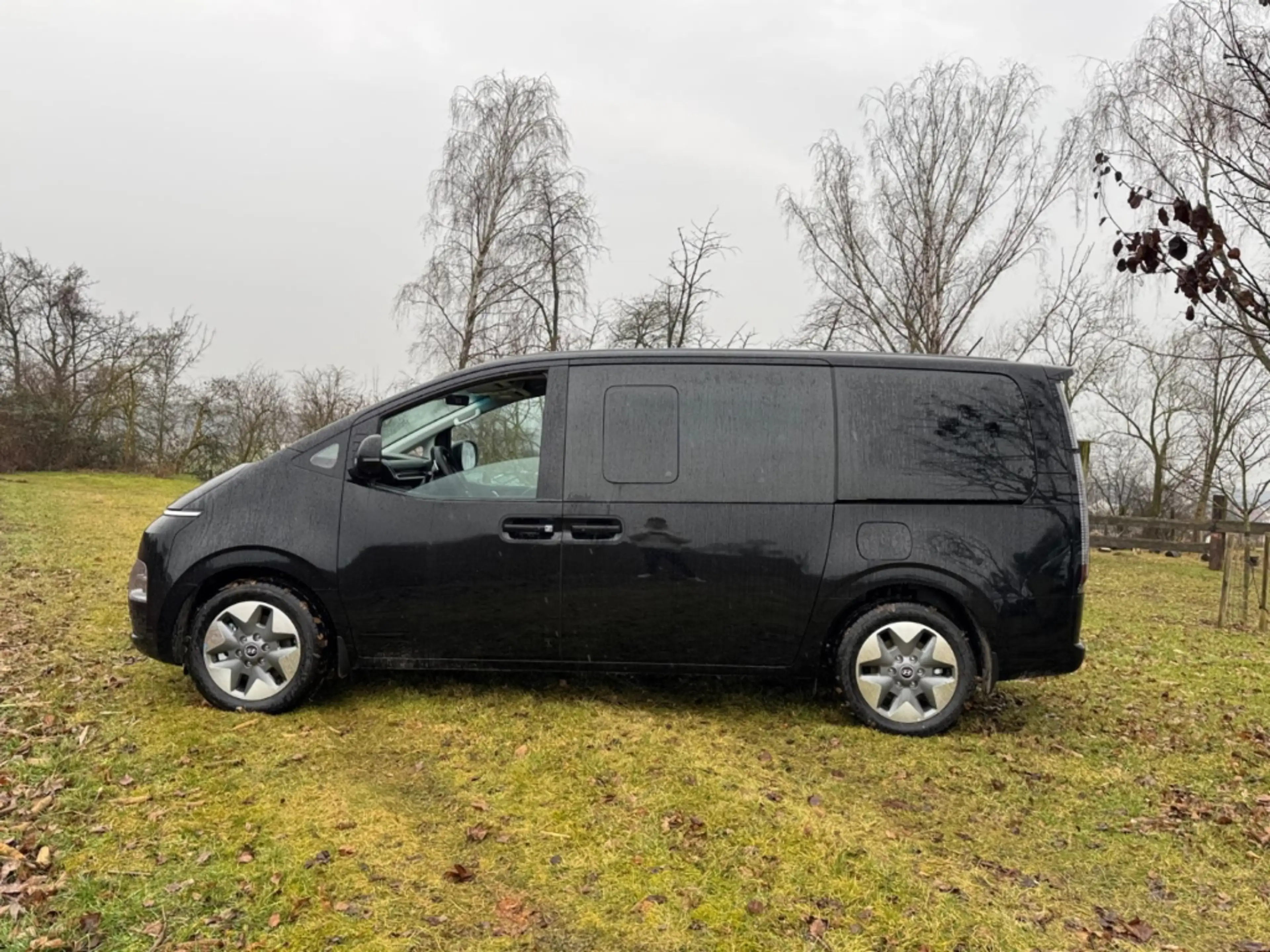 Hyundai STARIA Signature 1.6 T-GDI Navi Leder Digitales Cockpit S — photo 2