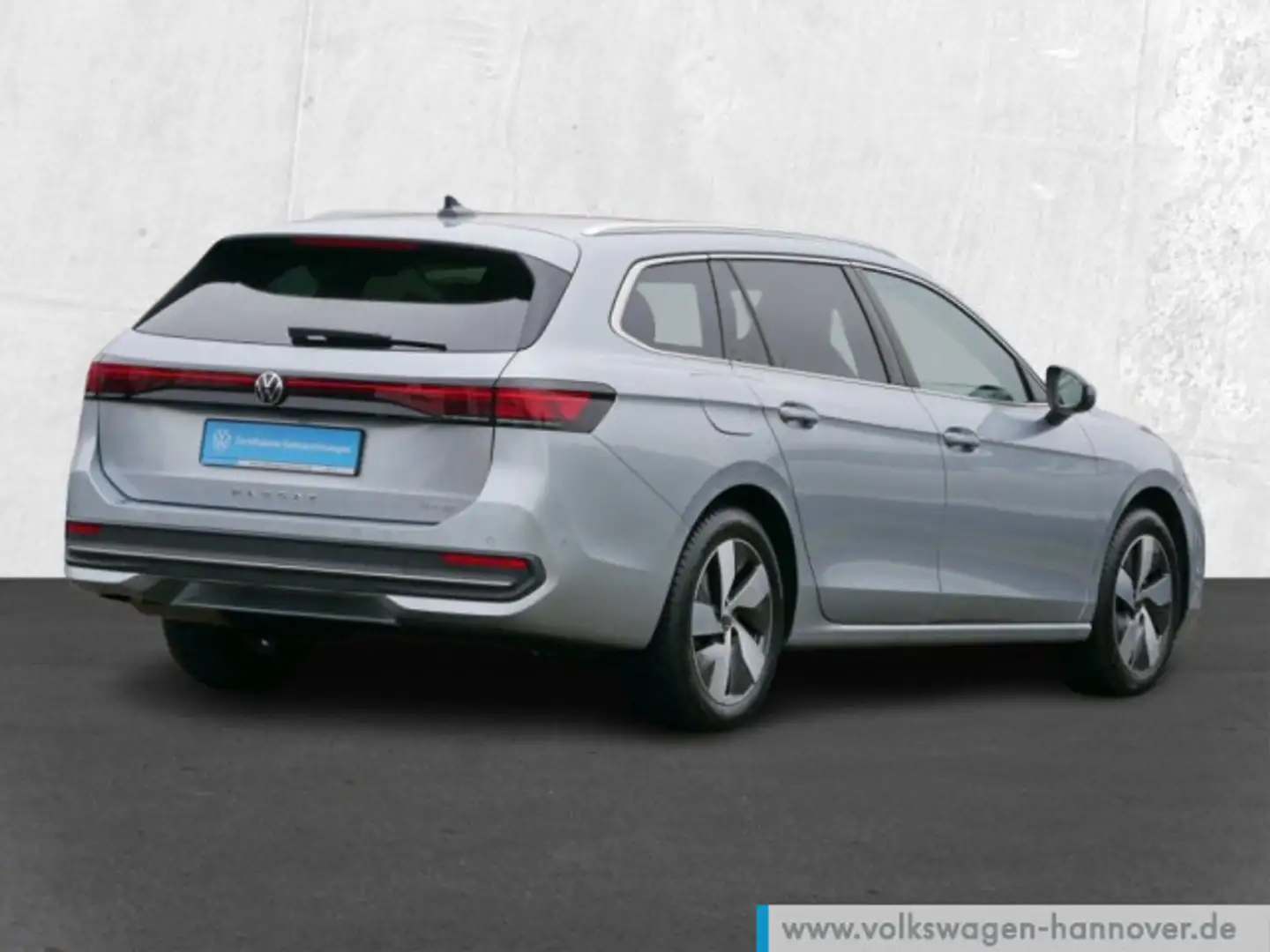 Volkswagen Passat Variant 1.5 eTSI DSG Business Navi AHK LE Silver - 2