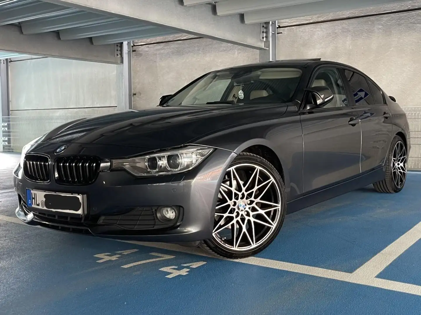 BMW 320 320d xDrive Aut. Head Up Display Schiebedach. Grau - 2