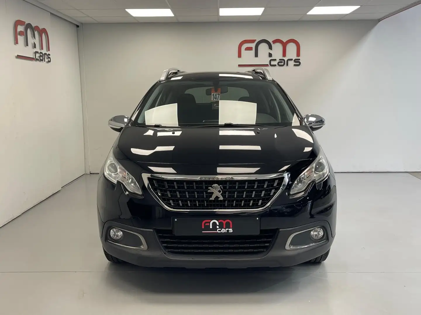 Peugeot 2008 1.2i PureTech Style bwj2017 Navi Cuise pdc Garant Noir - 2
