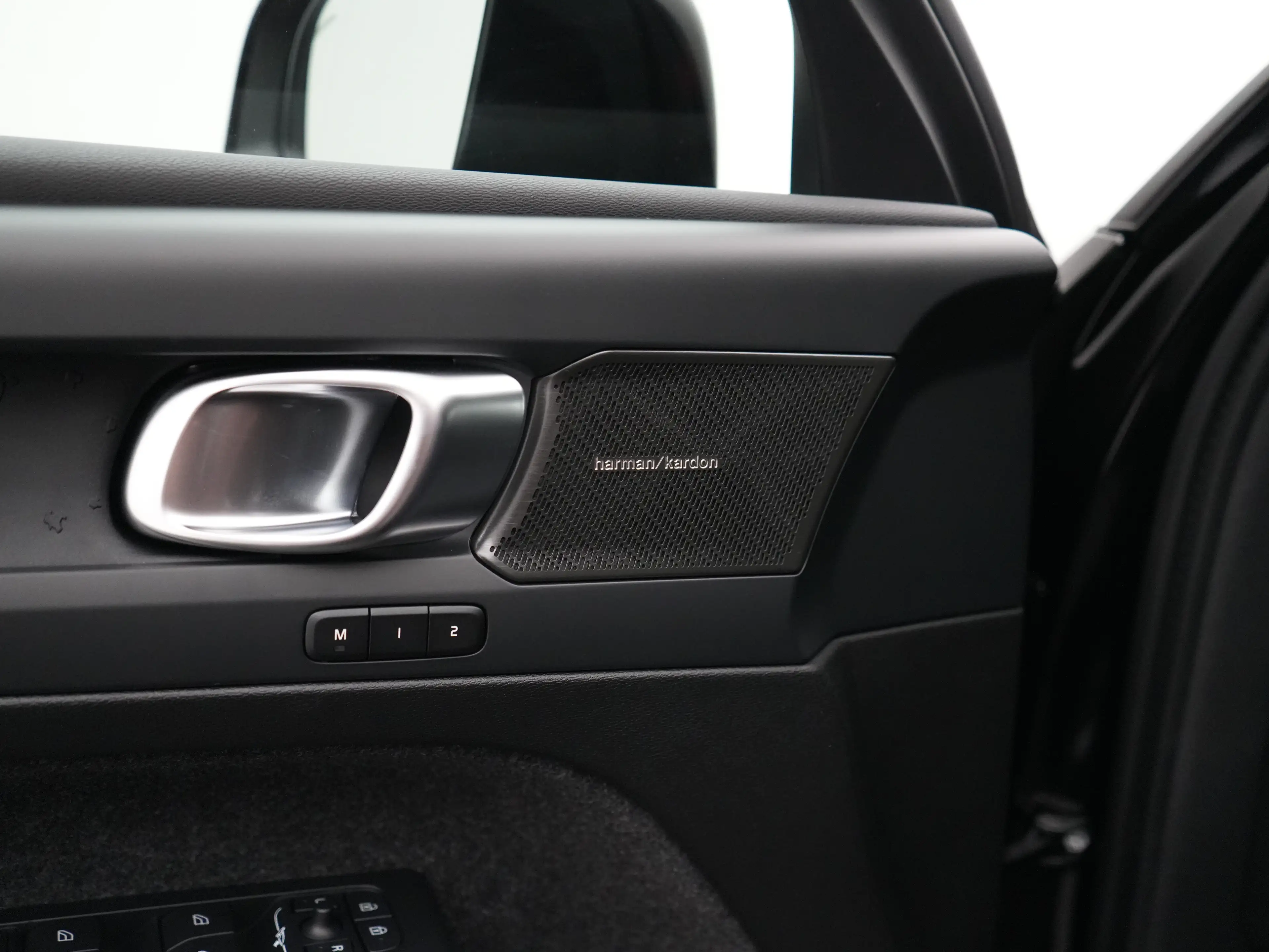 Volvo EC40 Single Plus Black Edition Europa 70 kWh | 360 came — photo 28