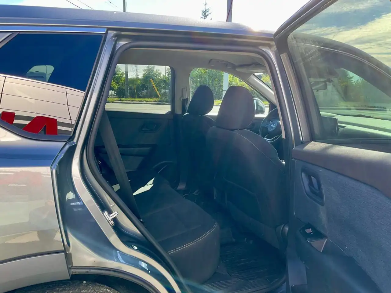 Nissan Rogue снимка Nissan Rogue