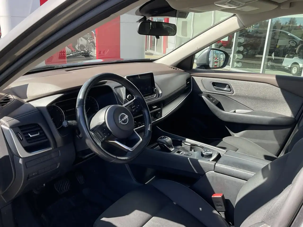 Nissan Rogue снимка Nissan Rogue