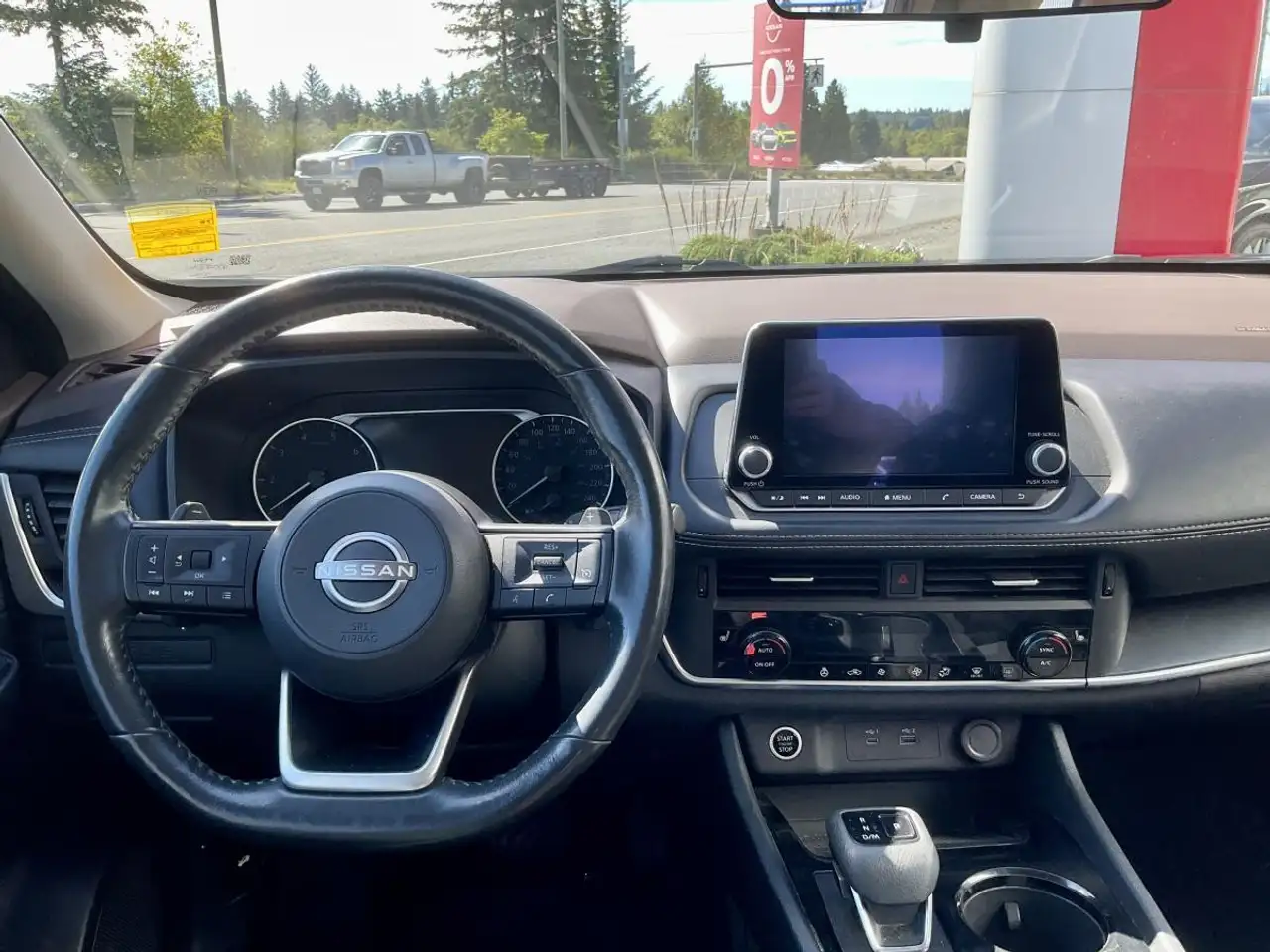 Nissan Rogue снимка Nissan Rogue