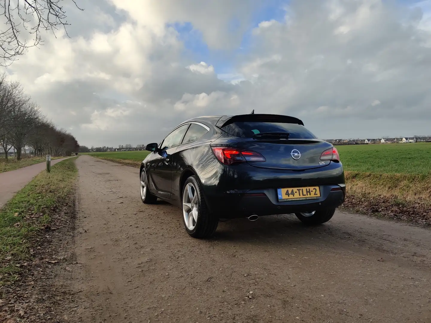 Opel Astra 1.4 Turbo Sport + trekhaak Zwart - 2