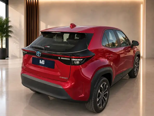 Toyota Yaris Cross view 3