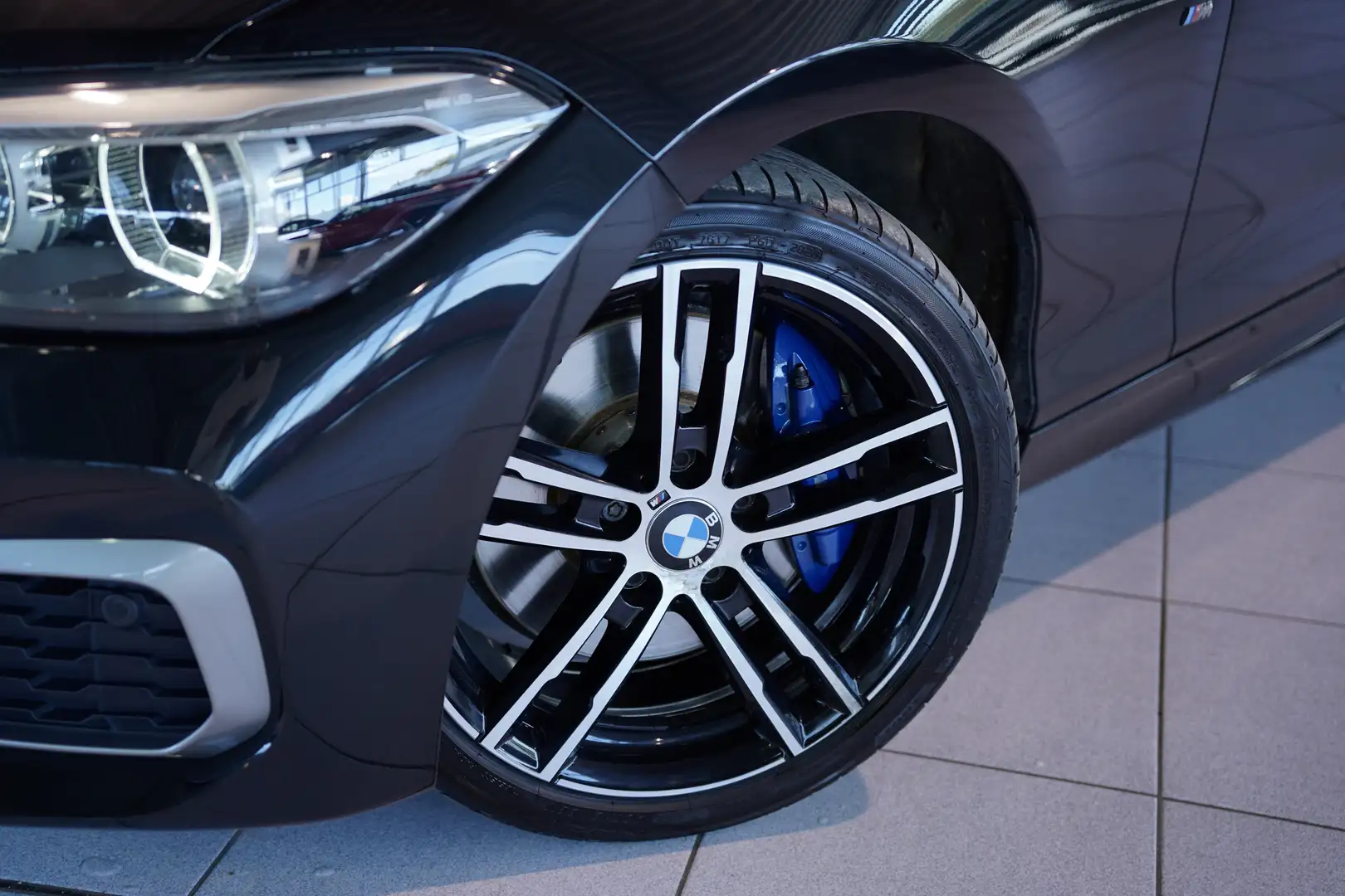BMW 140 xD Special Edition *1.Hand *Kamera *Leder Schwarz - 2