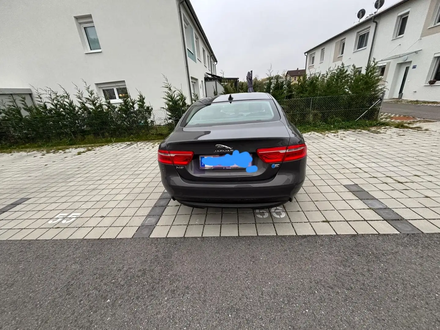 Jaguar XE XE E-Performance Prestige Aut. E-Performance Grau - 2