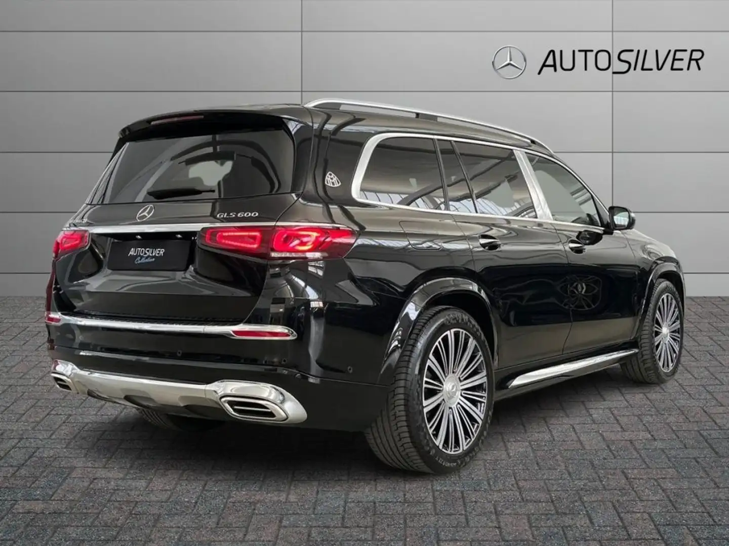 Mercedes-Benz GLS 600 Maybach GLS 600 EQ-boost 4Matic Zwart - 2