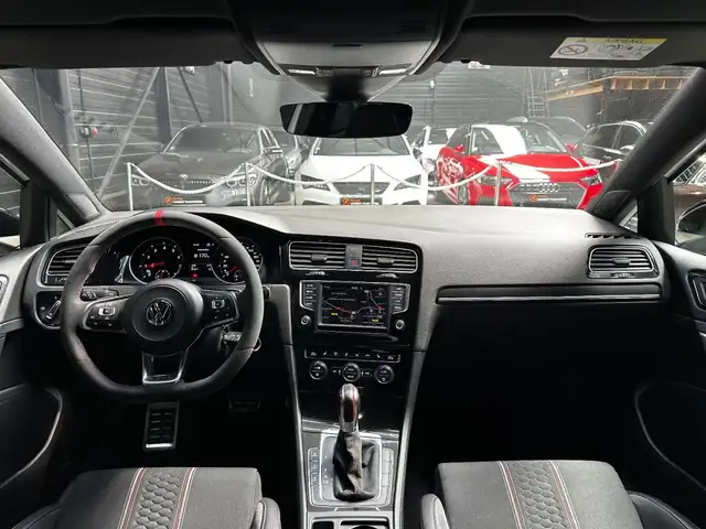 Volkswagen Golf view 13