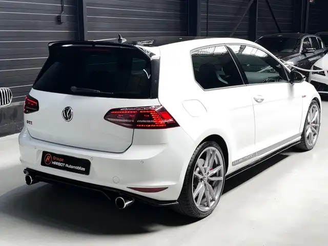 Volkswagen Golf view 4
