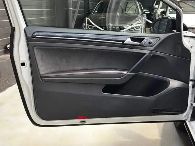 Volkswagen Golf view 30