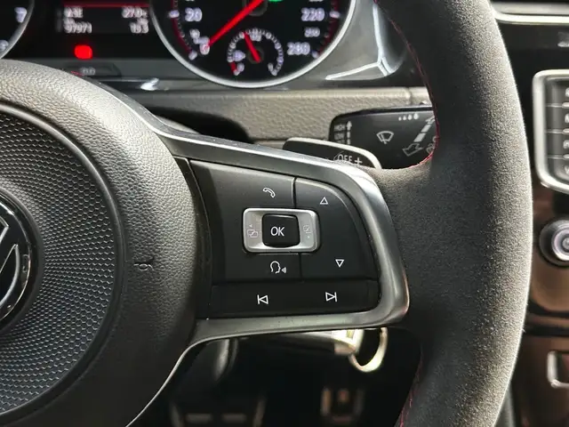 Volkswagen Golf view 19