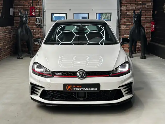 Volkswagen Golf view 2