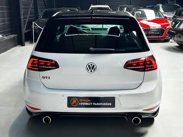 Volkswagen Golf view 5