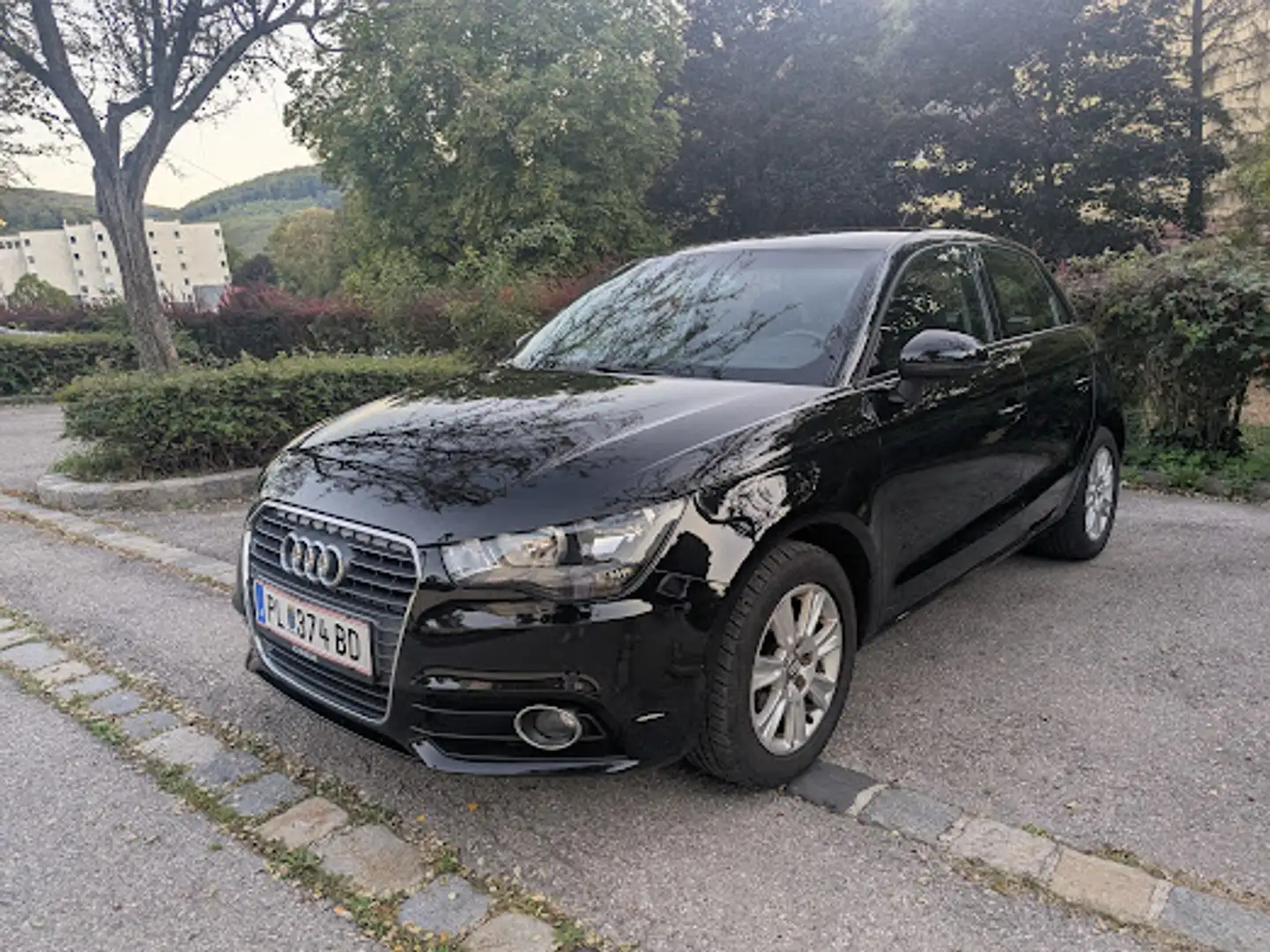 Audi A1 A1 SB 1,2 TFSI Start Start Schwarz - 1
