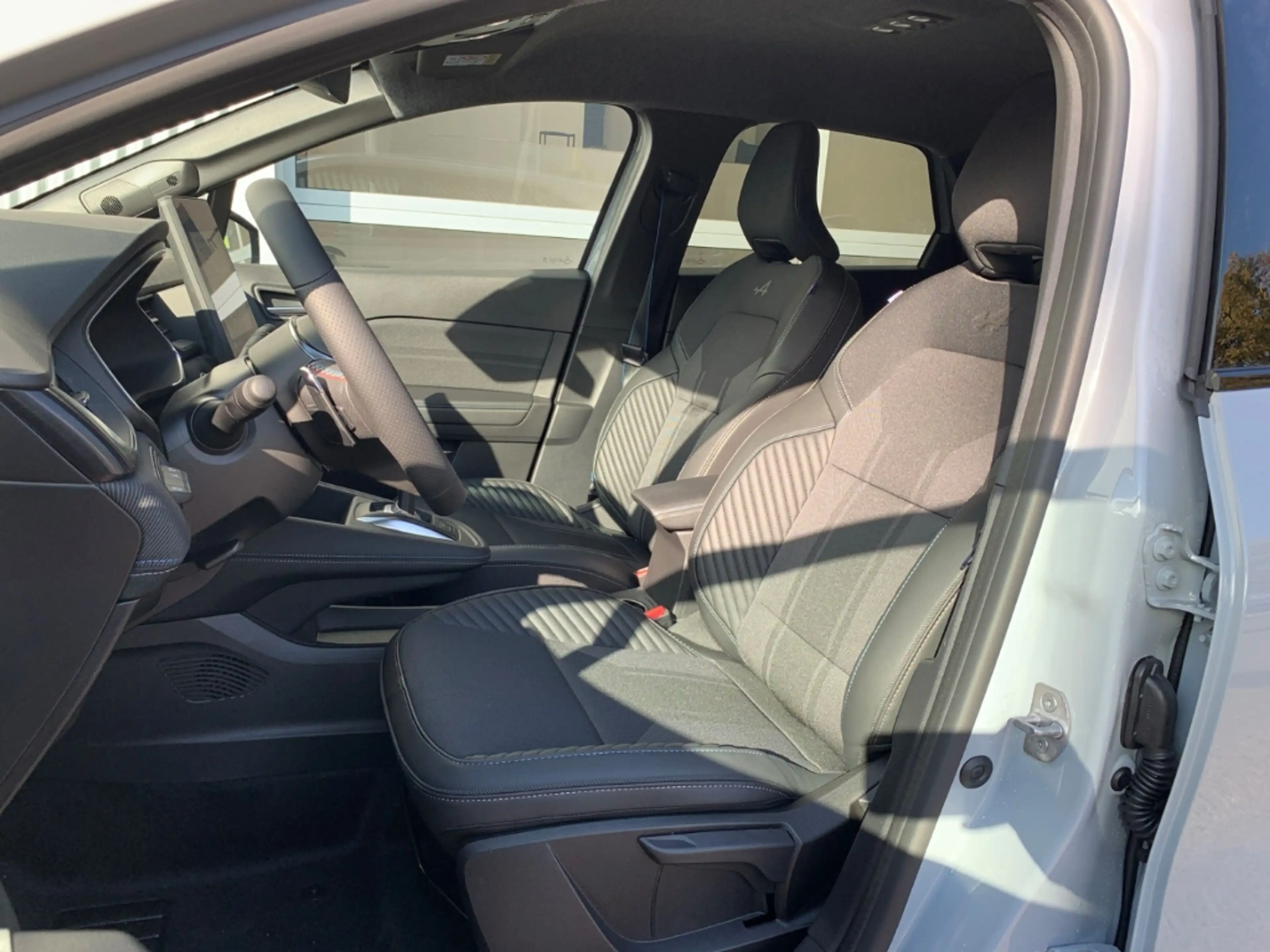 Renault Symbioz ESPRIT ALPINE MILD HYBRID 140 EDC Esprit Alpine LE — photo 9