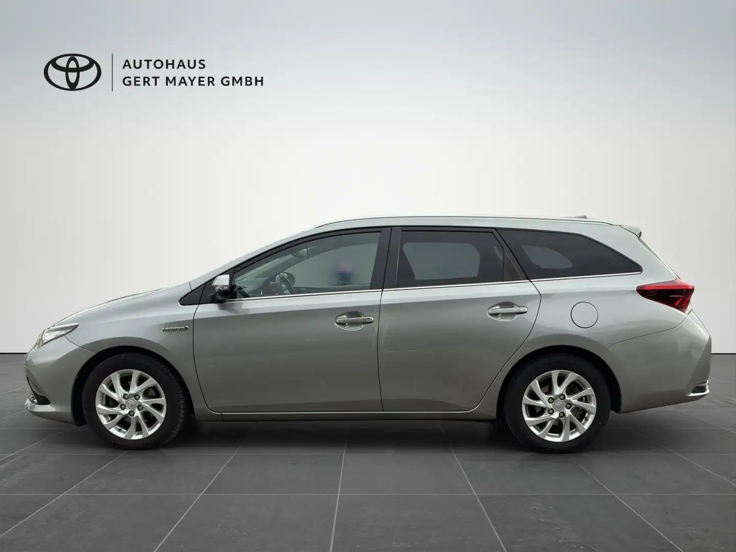 Toyota Auris Touring Sports 1,8 Hybrid Grau - 2