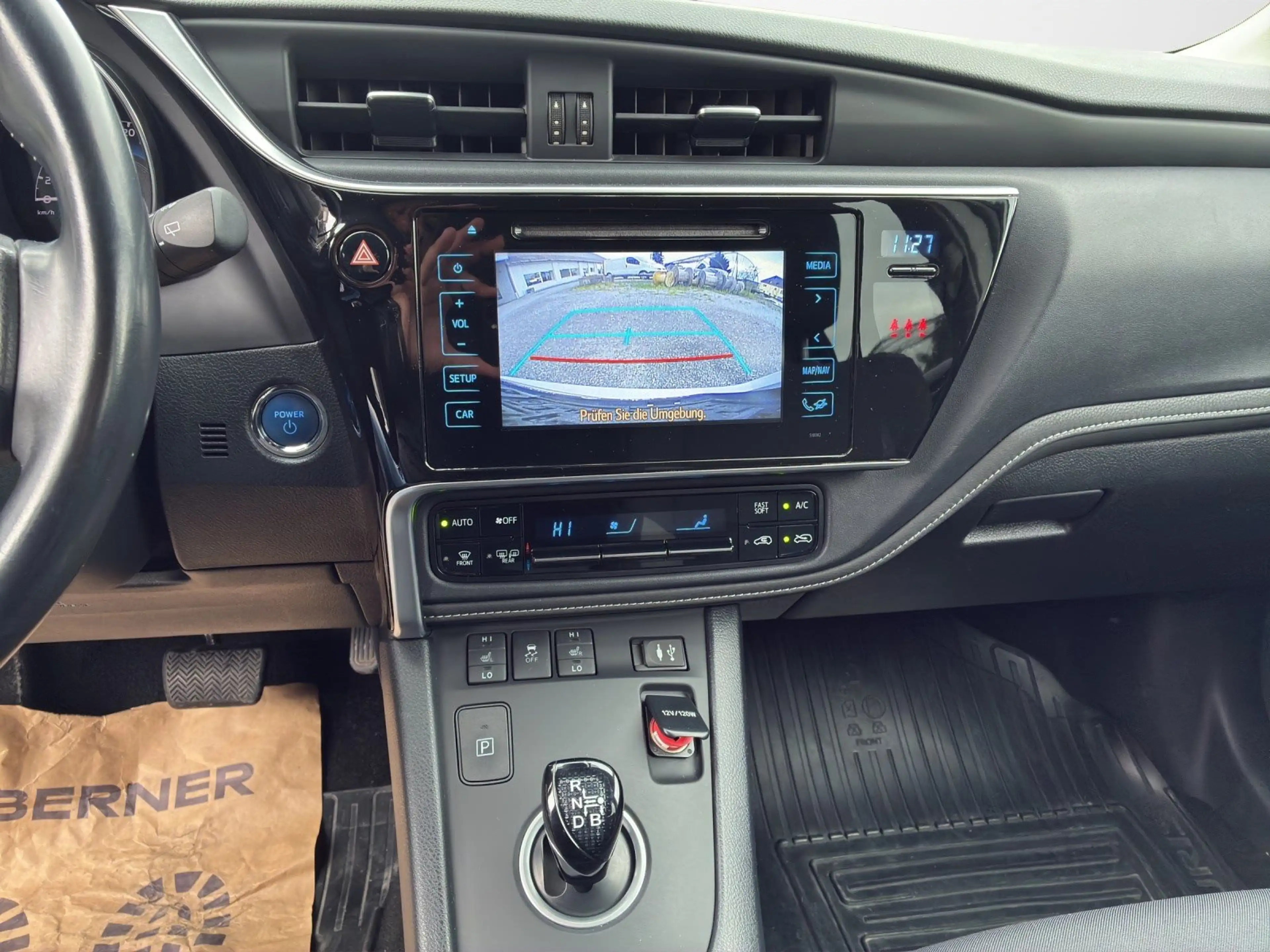 Toyota Auris Touring Sports — photo 13