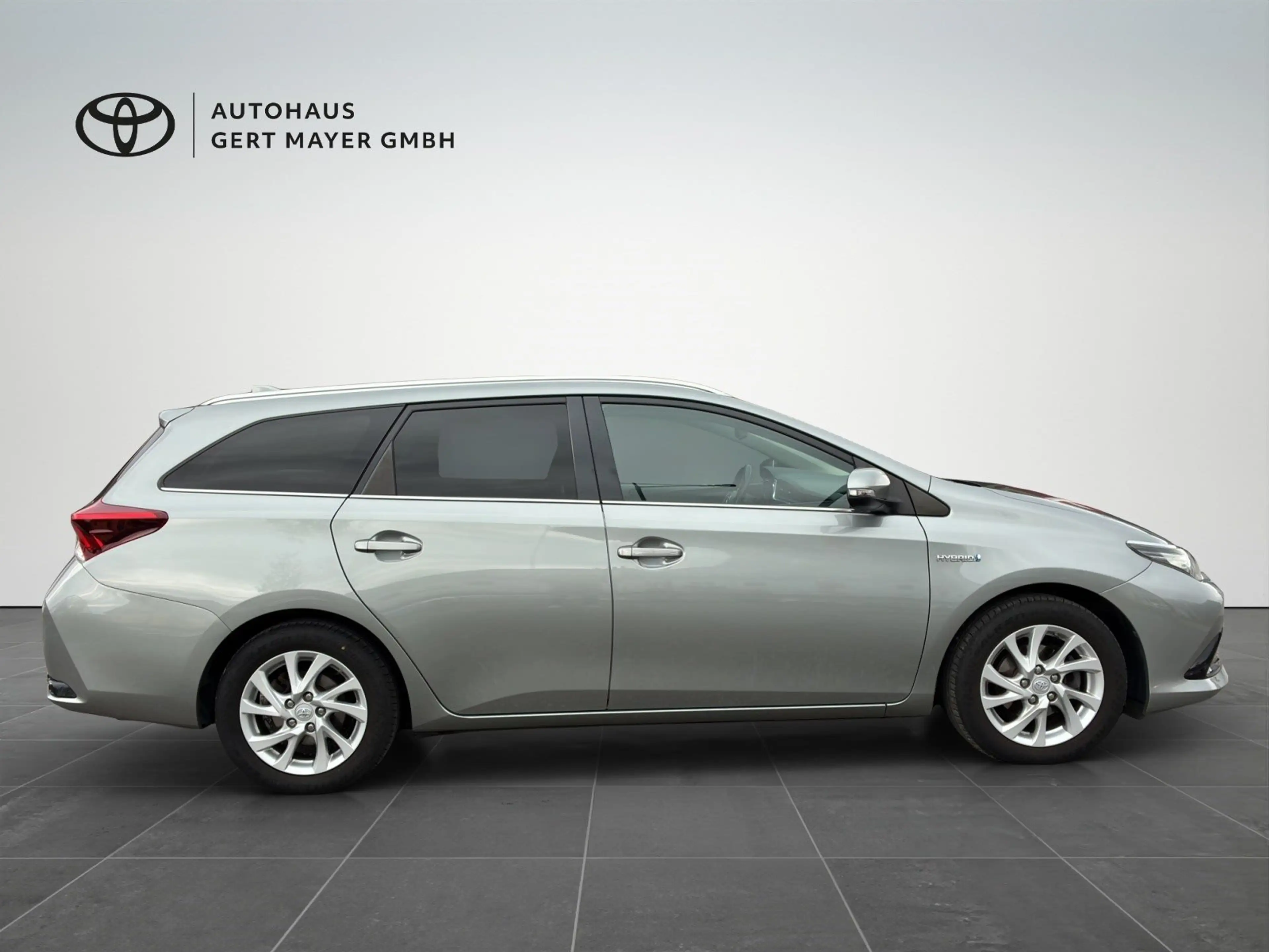 Toyota Auris Touring Sports — photo 7
