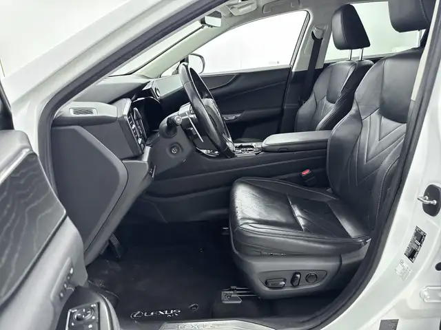 Lexus NX view 13