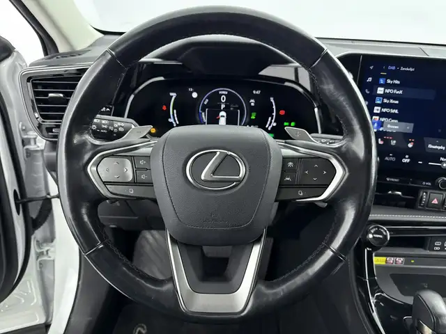 Lexus NX view 4