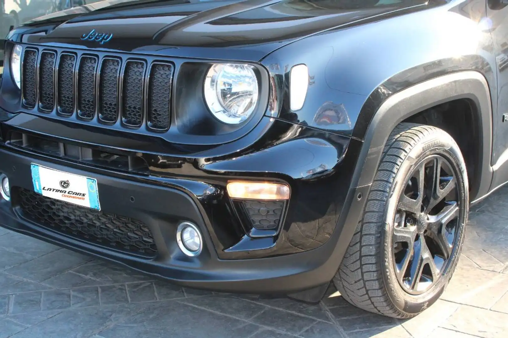 Jeep Renegade 1.3 t4 phev Limited 4xe at6 Con TETTO APRIBILE Nero - 2