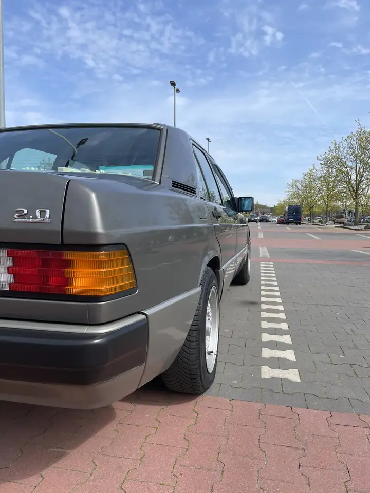 Mercedes-Benz 190 E 2.0, foto 4