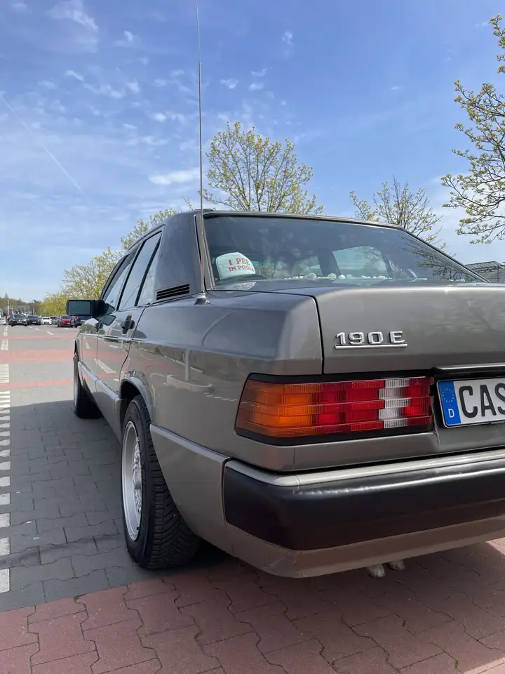 Mercedes-Benz 190 E 2.0, foto 3