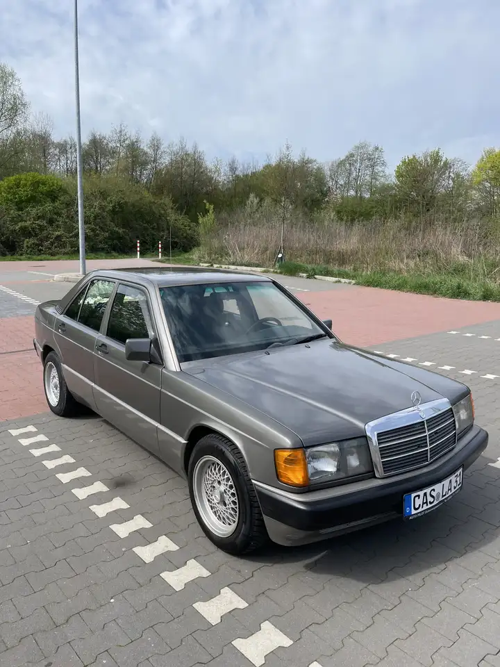 Mercedes-Benz 190 E 2.0, foto 1